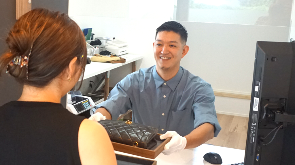 Yamasichi: Drive Thru Pawn Shop in Utsunomiya - 宇都宮の新しい質屋